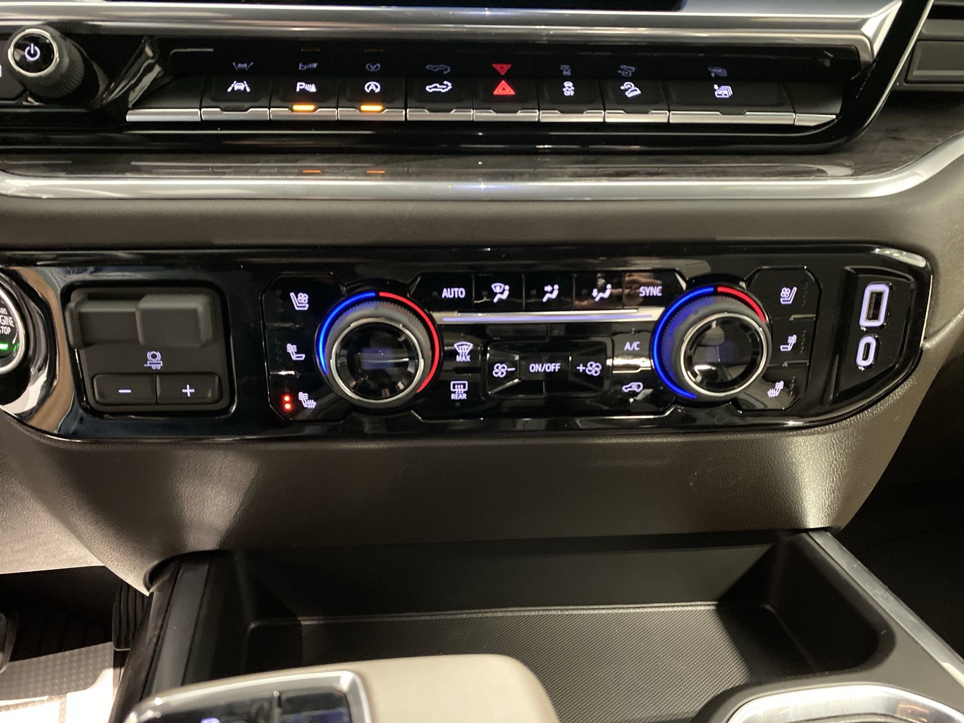 2026 Chevrolet Silverado 1500 LTZ - Photo 17