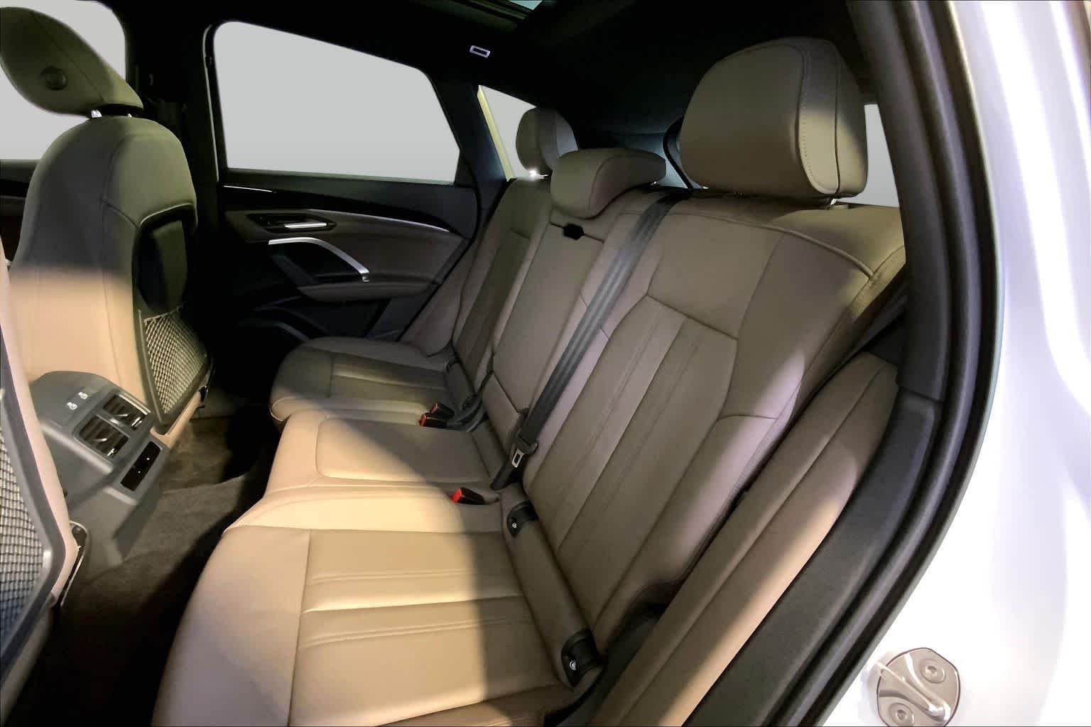 Used 2025 Arkona White Audi Premium image 21