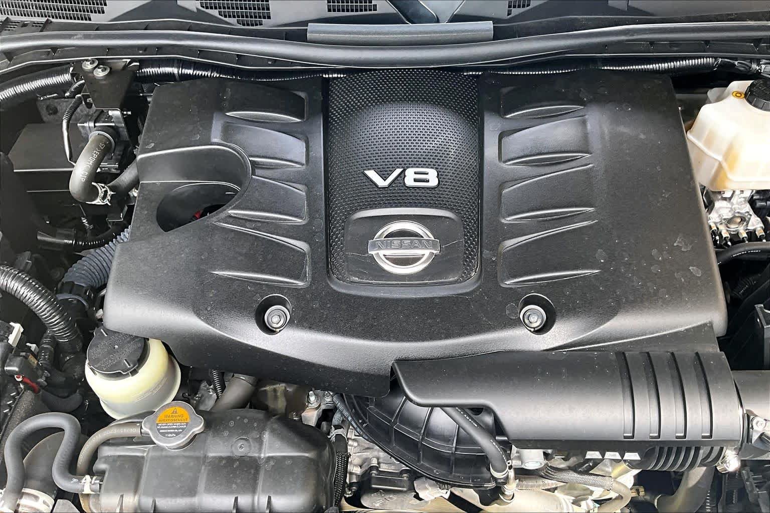 Used 2024 Super Black Nissan Platinum image 33