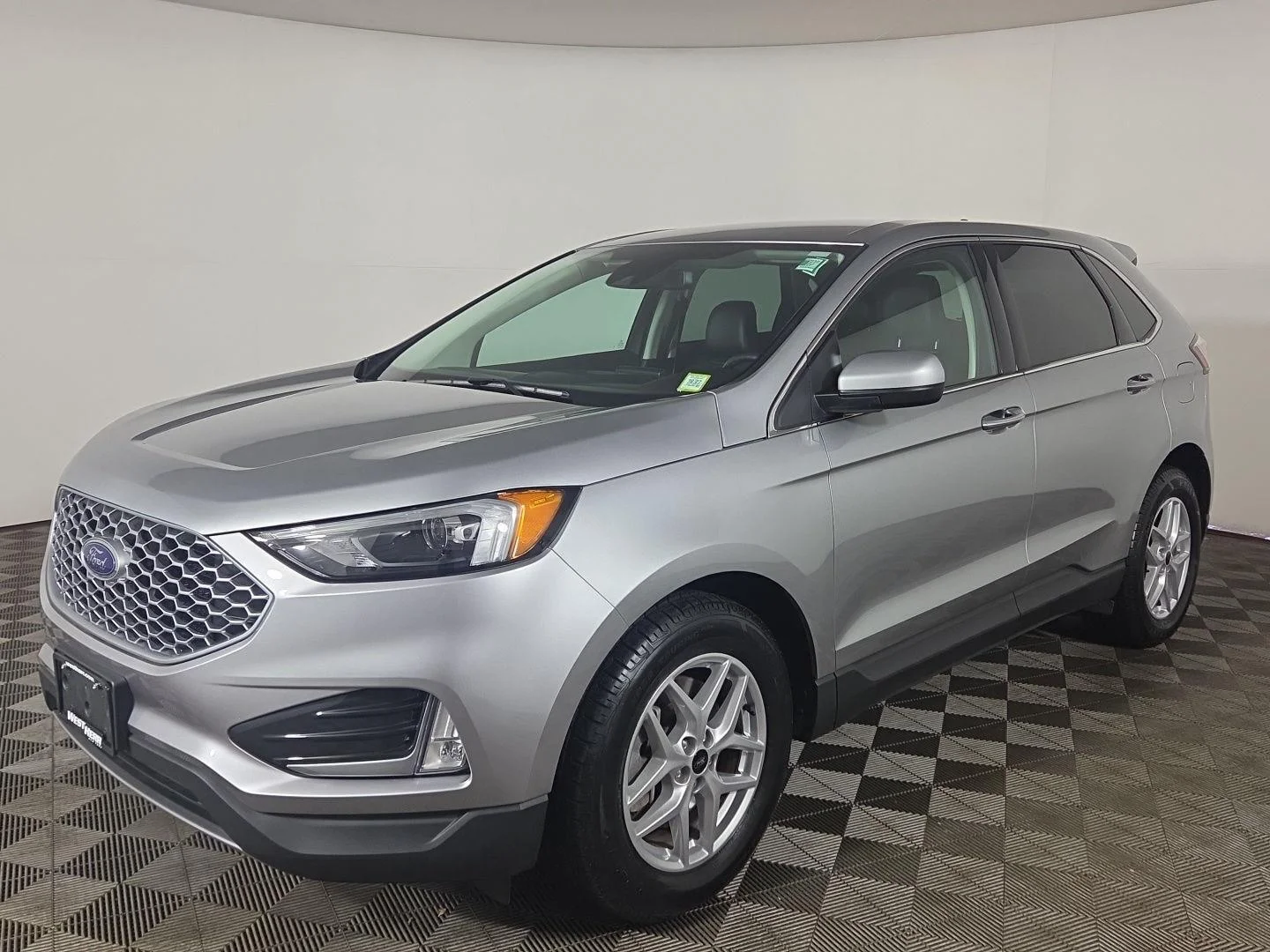 Used 2024 Iconic Silver Ford SEL image 28