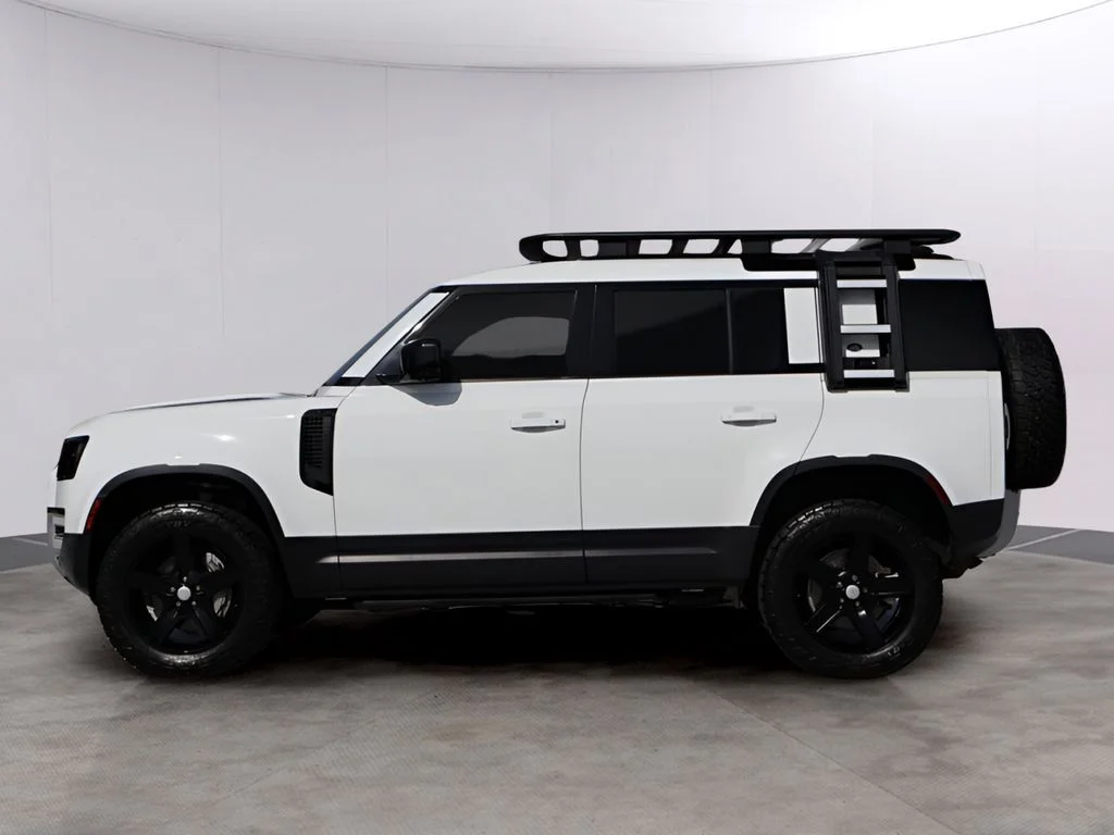 Used 2020 Fuji White Land Rover HSE image 4
