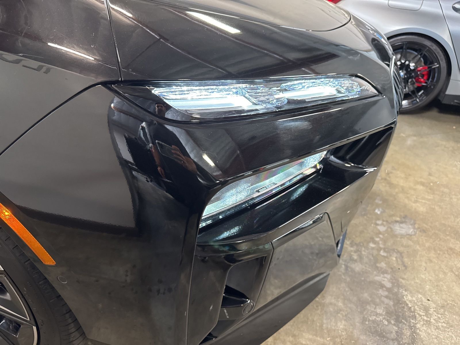 Used 2025 Black BMW xDrive60 image 35