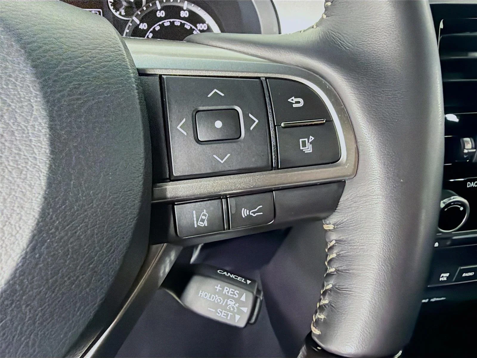 Used 2022  LEXUS PREM image 14