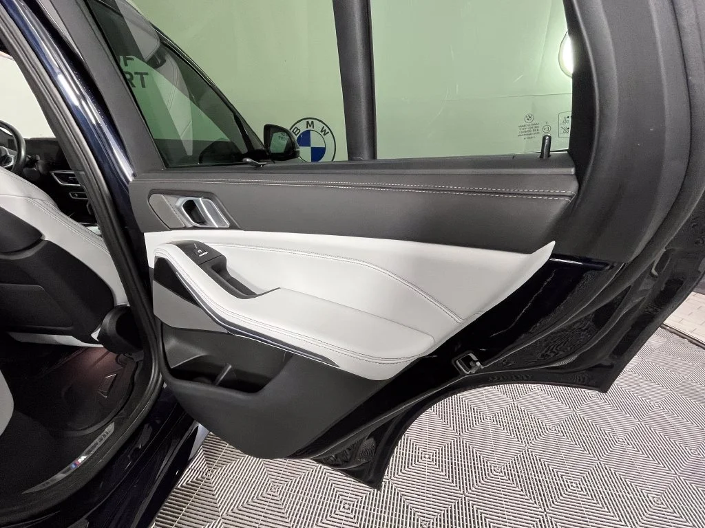 Used 2025 Carbon Black Metallic BMW xDrive40i image 26