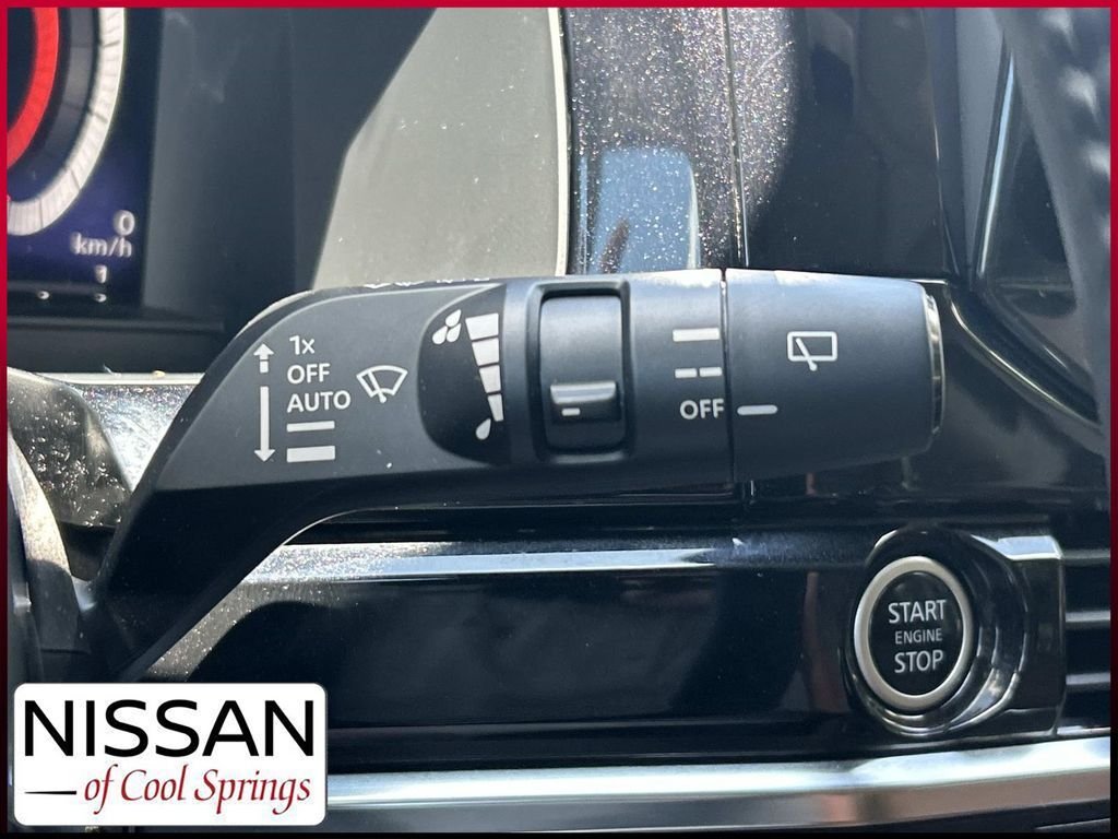 Used 2023 Blue Nissan Platinum image 33