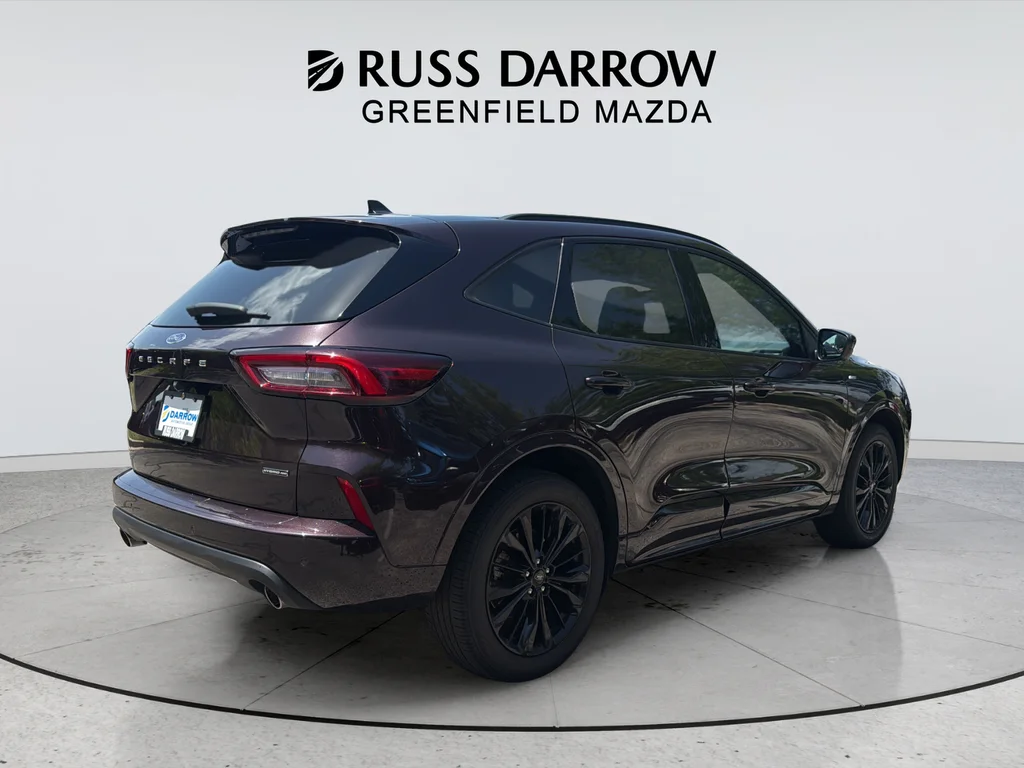 Used 2023 Red Ford ST-Line Elite image 5