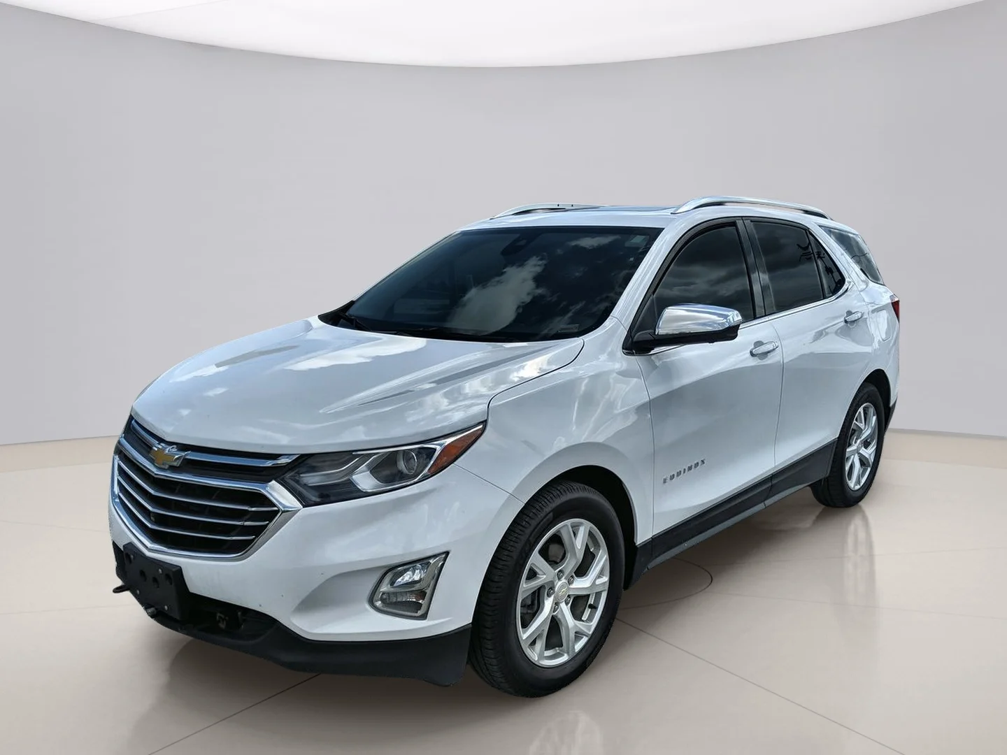 Used 2020 White Chevrolet FWD image 1