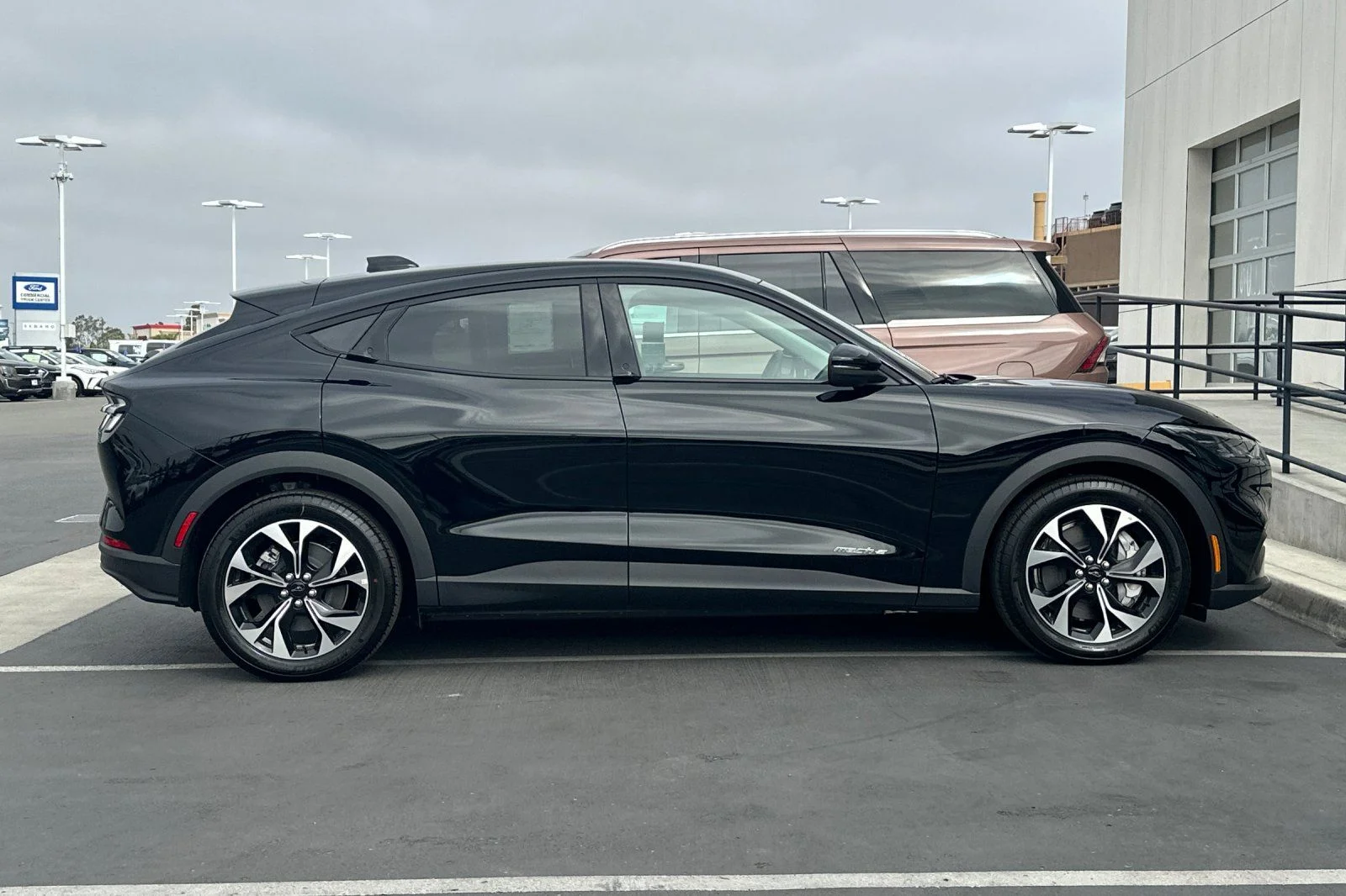 New 2026 Shadow Black Ford Select image 2