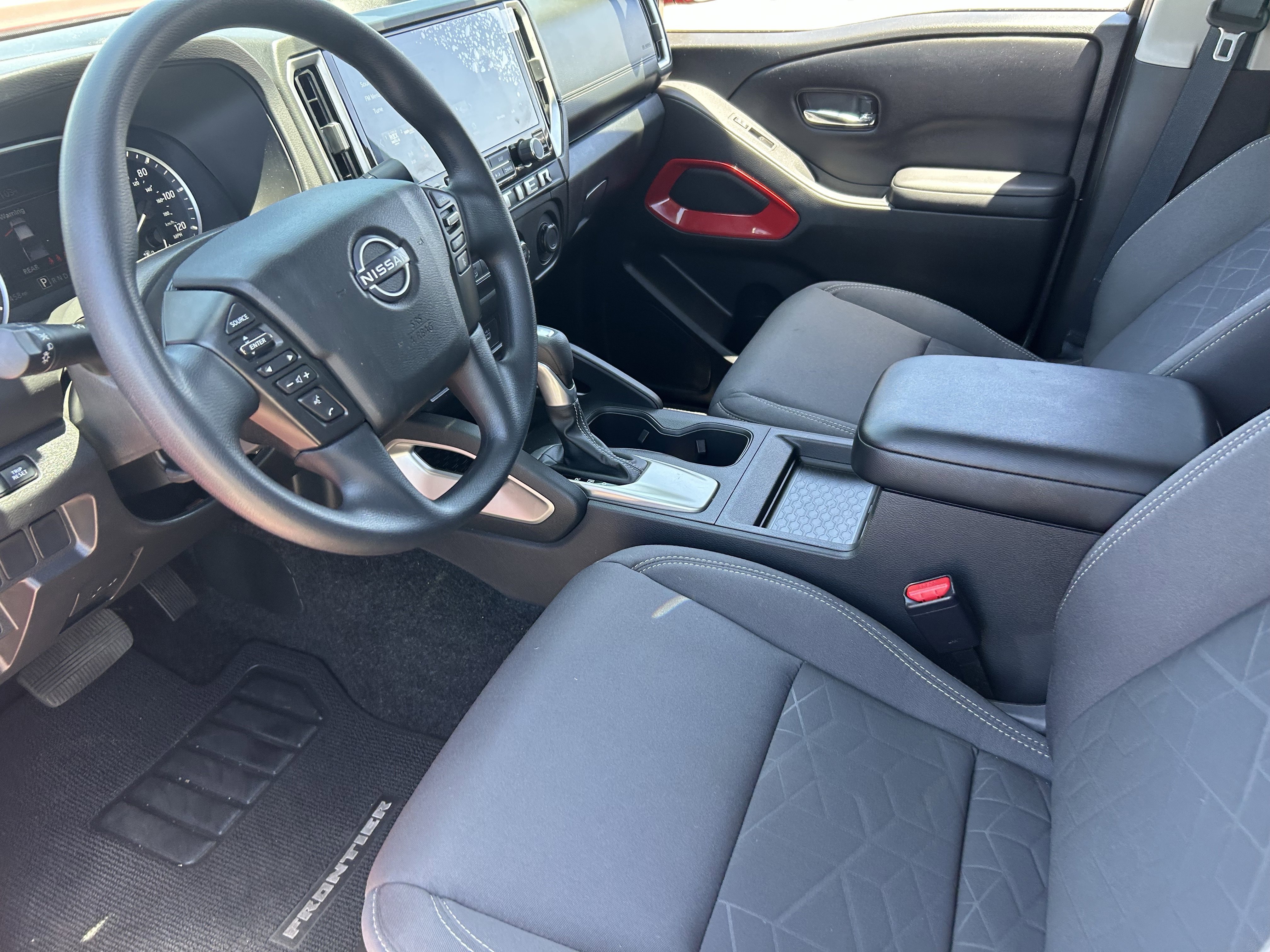 2025 Nissan Frontier SV - Photo 25
