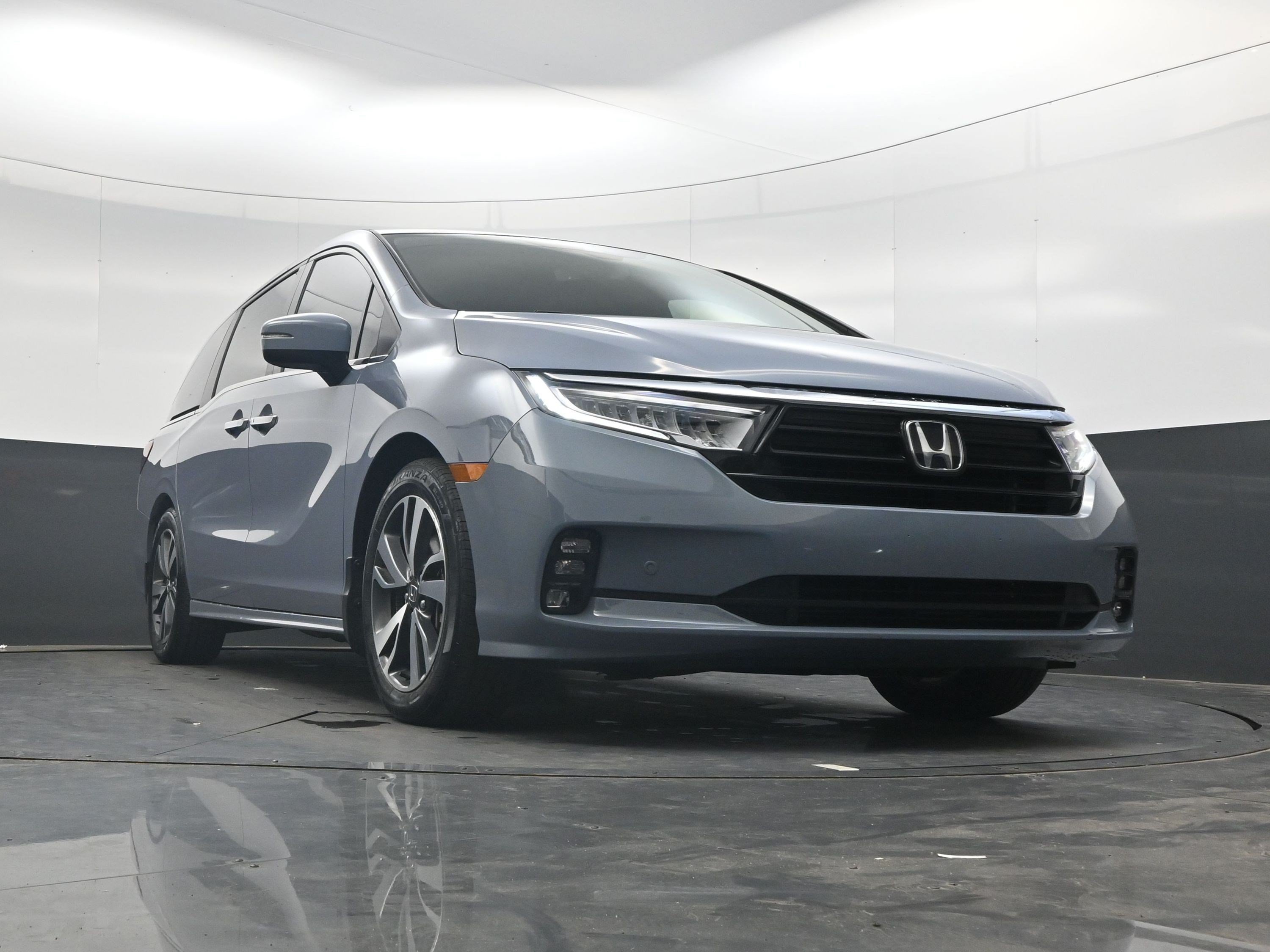 Used 2023 Sonic Gray Pearl Honda Touring image 27