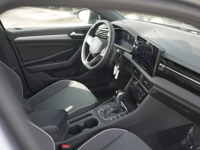 2025 Volkswagen Jetta Sport - Photo 17