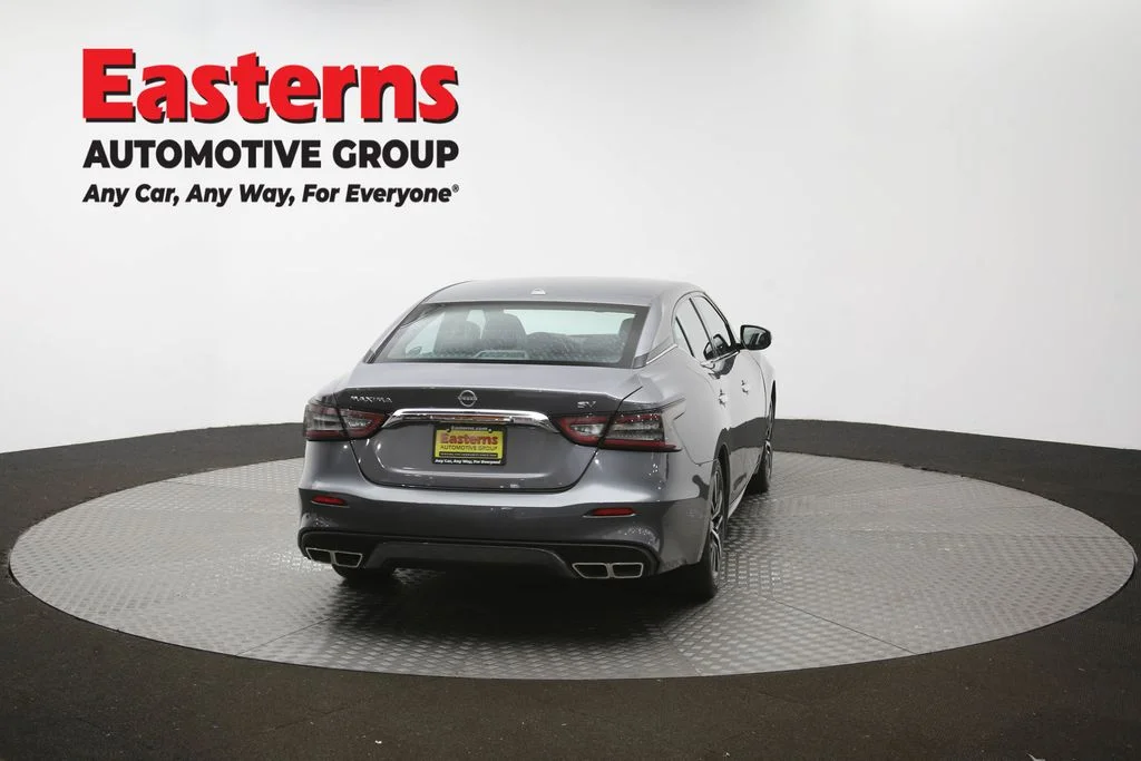 Used 2023 Gray Nissan SV image 39