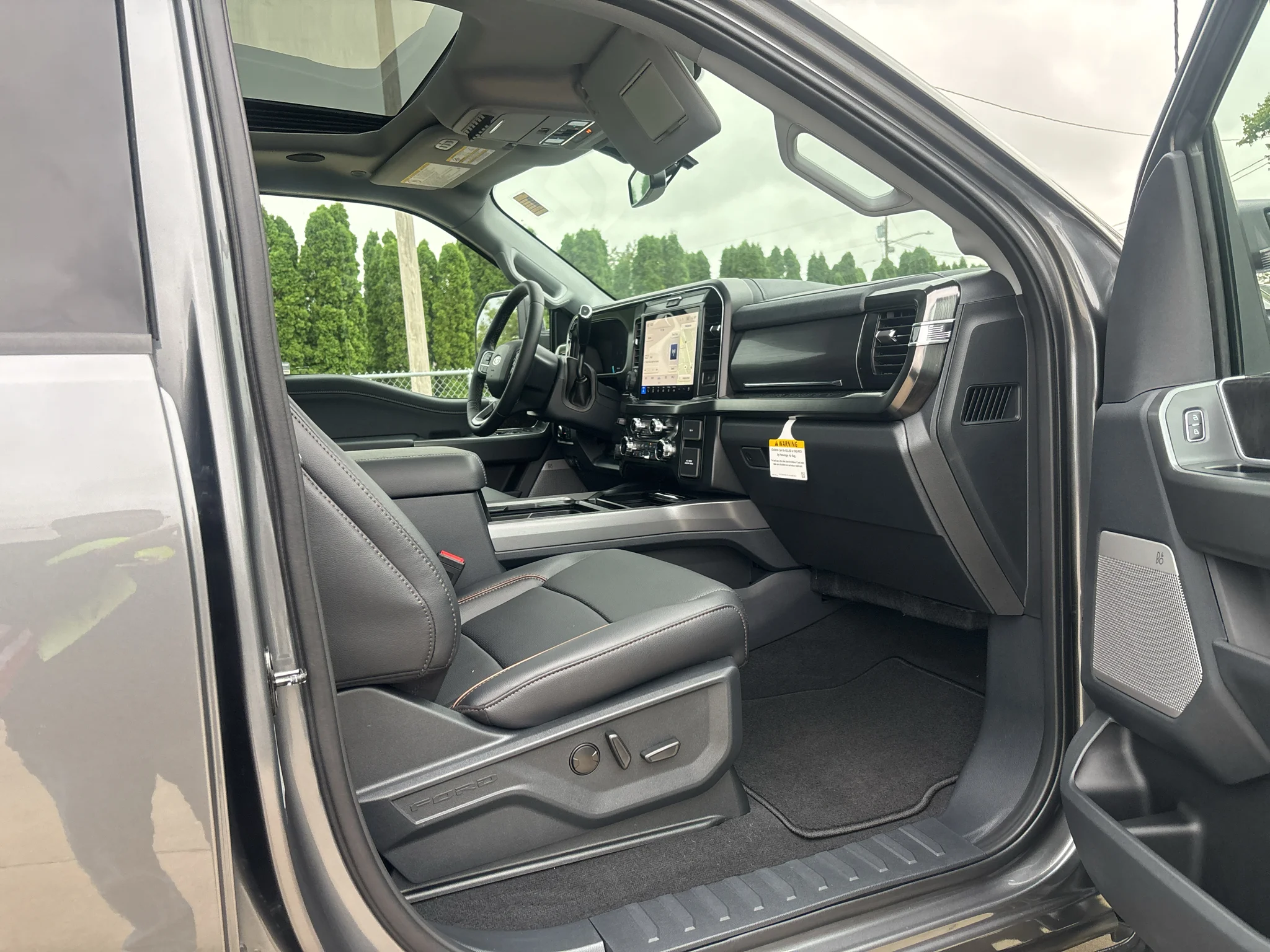New 2026 Carbonized Gray Metallic Ford F-350® Lariat® image 18