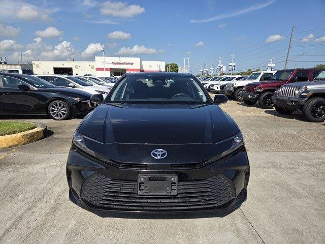 Used 2025 BLACK Toyota LE image 8