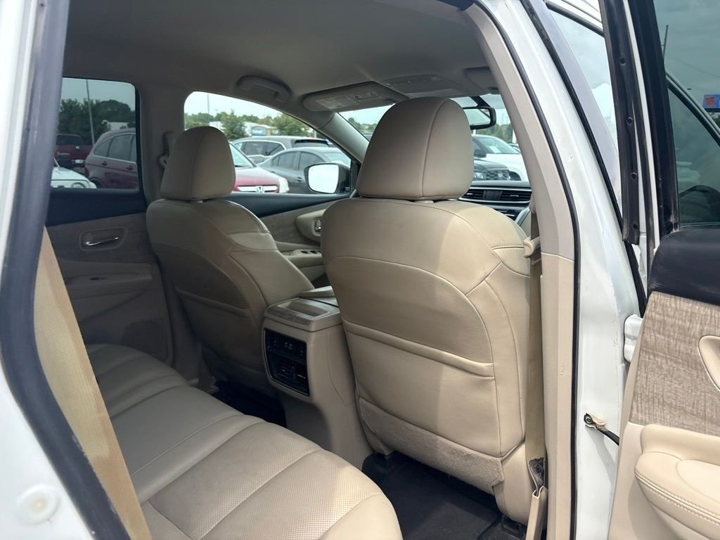 Used 2019 Pearl White Tricoat Nissan SL image 30