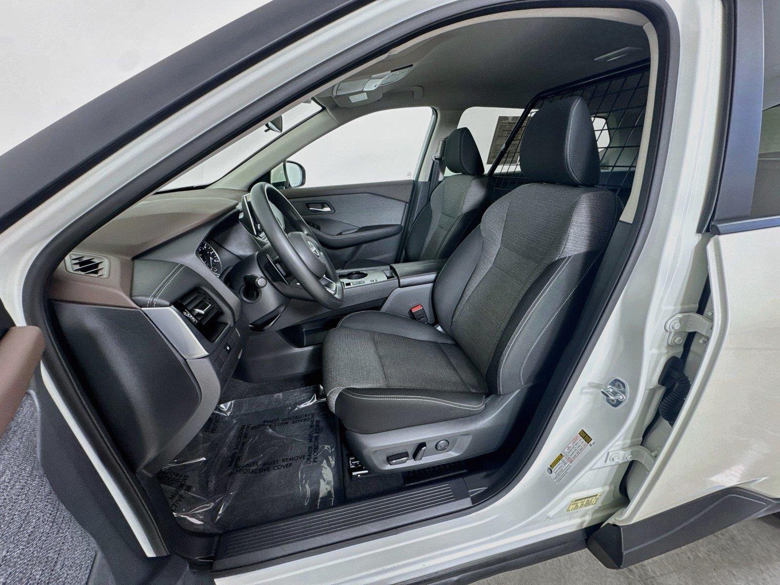 Used 2022 Pearl White Tricoat Nissan SV image 19