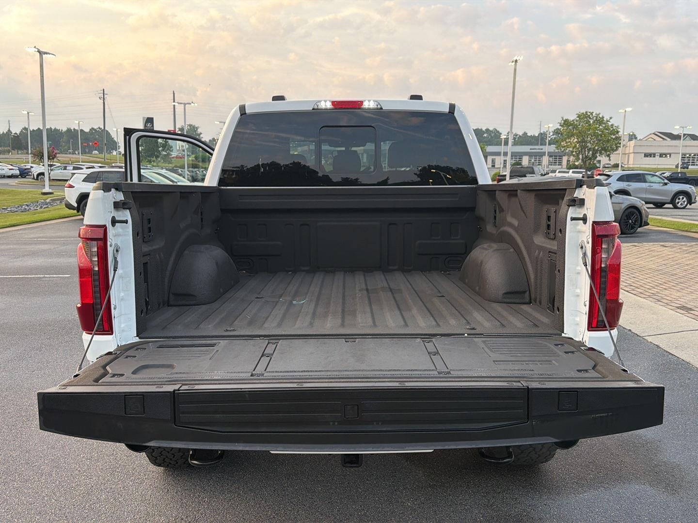 Used 2025 Oxford White Ford Tremor image 35