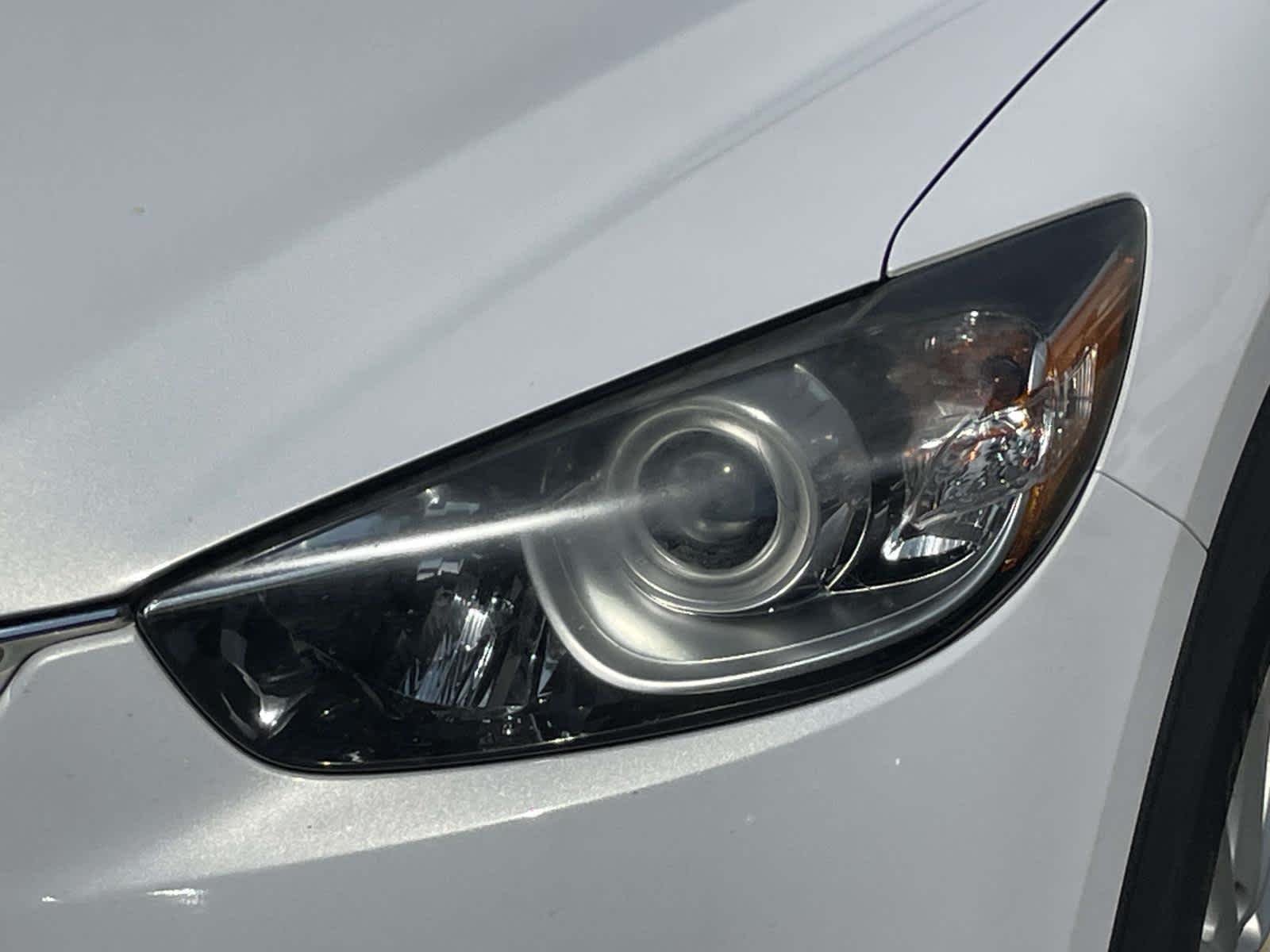 Used 2016 Crystal White Pearl Mica Mazda Touring image 18