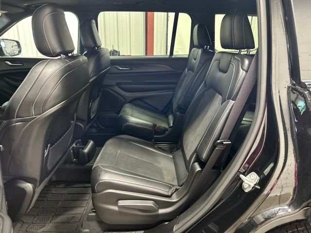 Used 2024 Diamond Black Crystal Pearlcoat Jeep Altitude X image 15