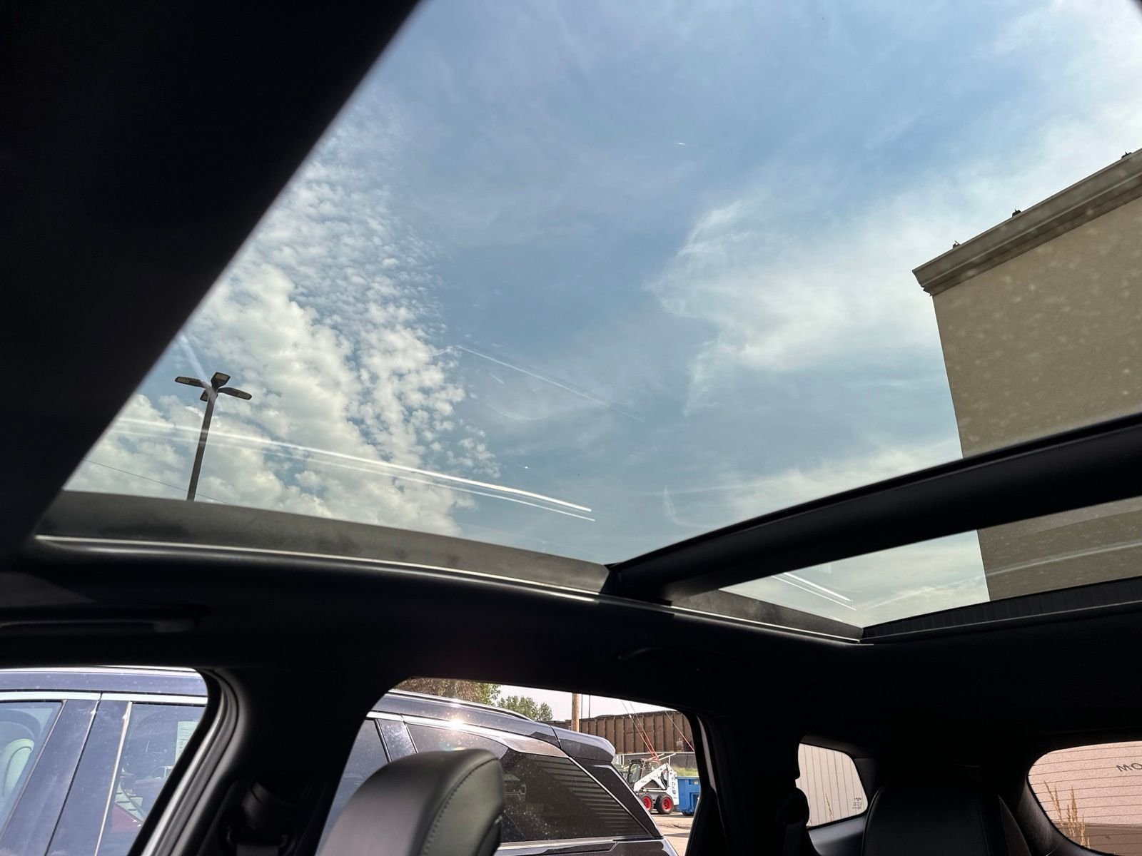 Used 2023 White Kia X-Pro image 79