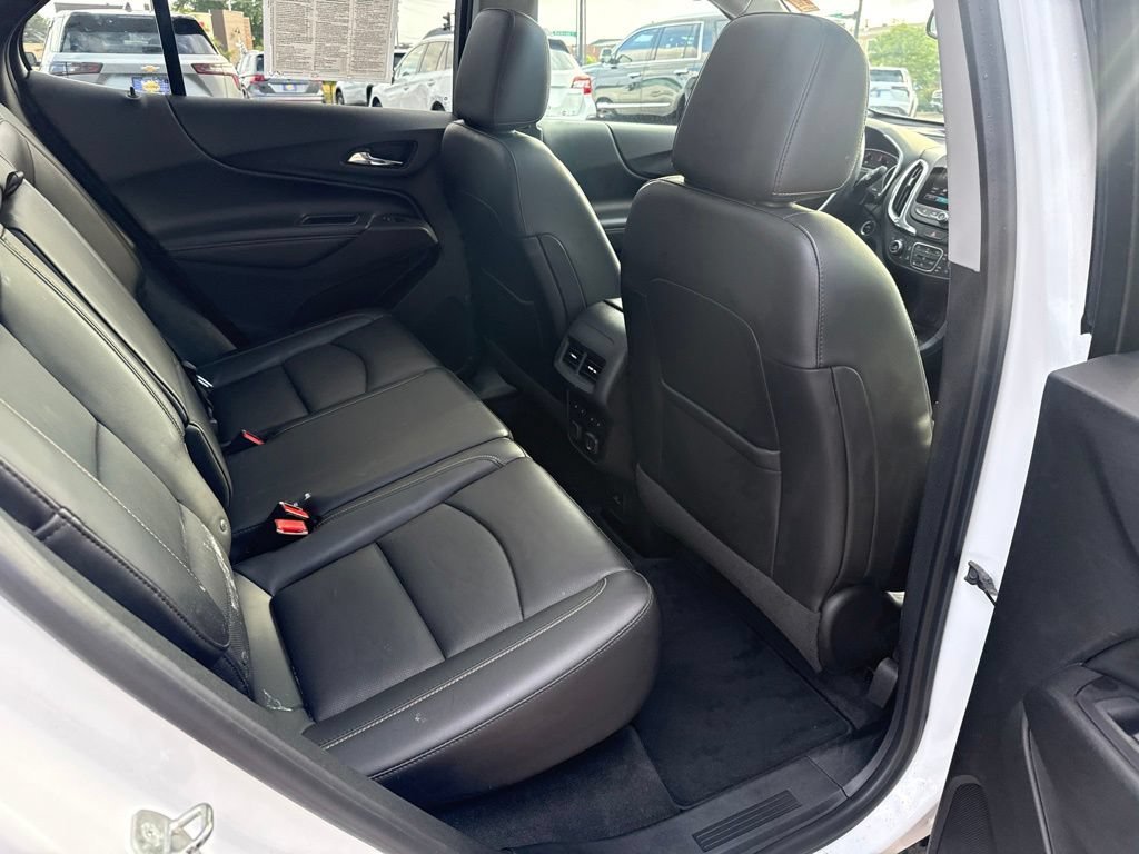 Used 2018 SUMMIT WHITE Chevrolet Premier image 39
