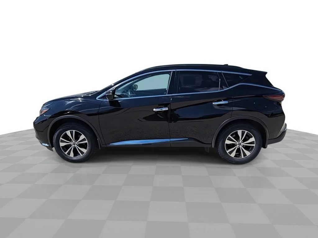 Used 2024  Nissan SV image 5