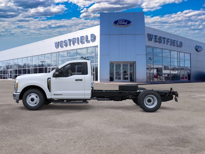 2025 Ford F-350 Super Duty Chassis Cab XL - Photo 25