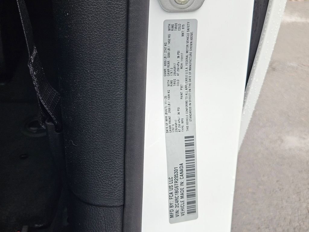 New 2026 Bright White Clear-Coat Exterior Paint Chrysler Select image 37