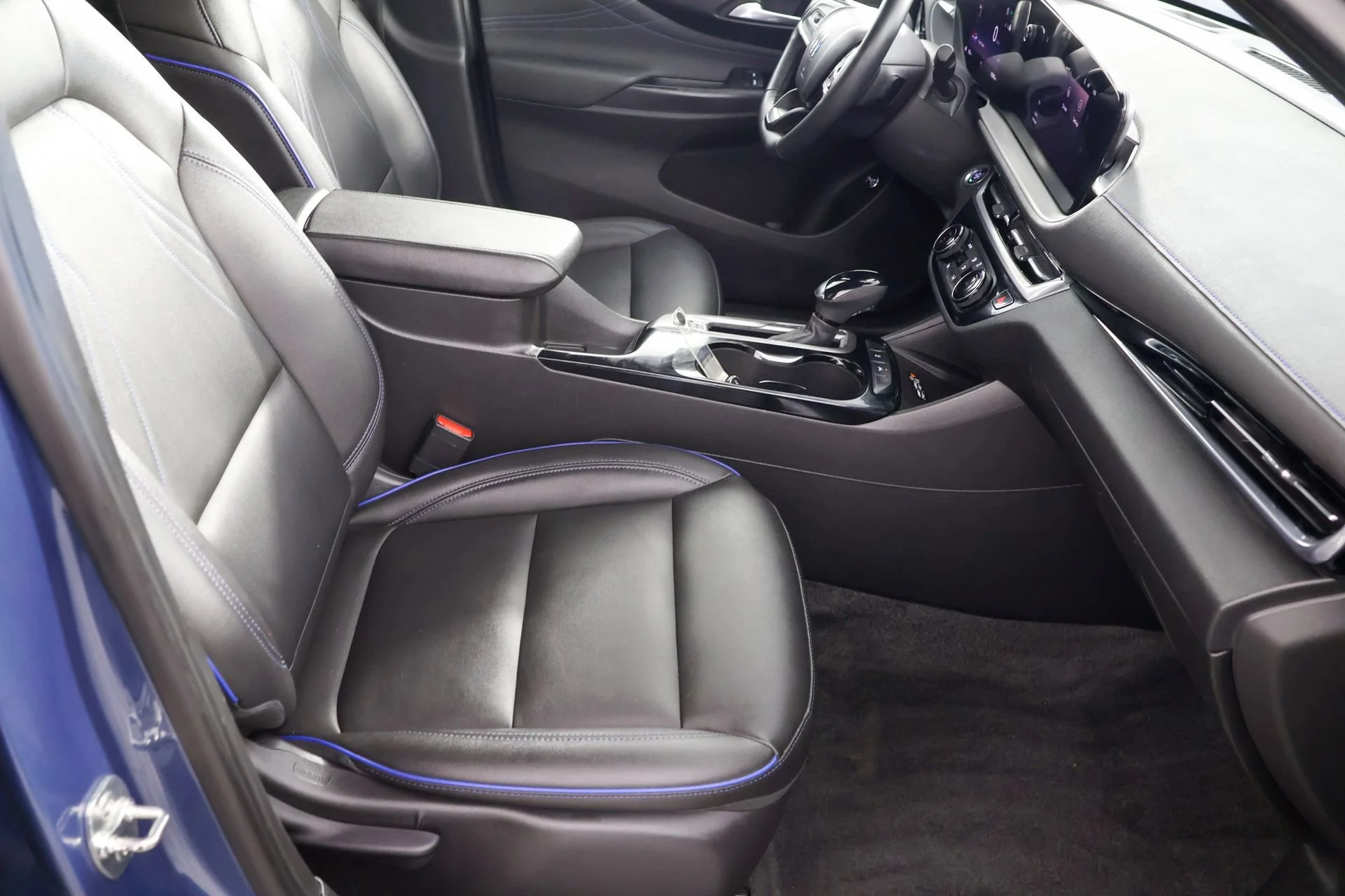 Used 2024 Ocean Blue Metallic Buick Sport Touring image 33