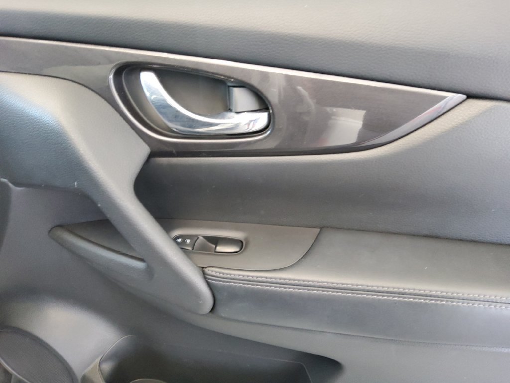 Used 2018 Silver Nissan Hybrid SV image 15
