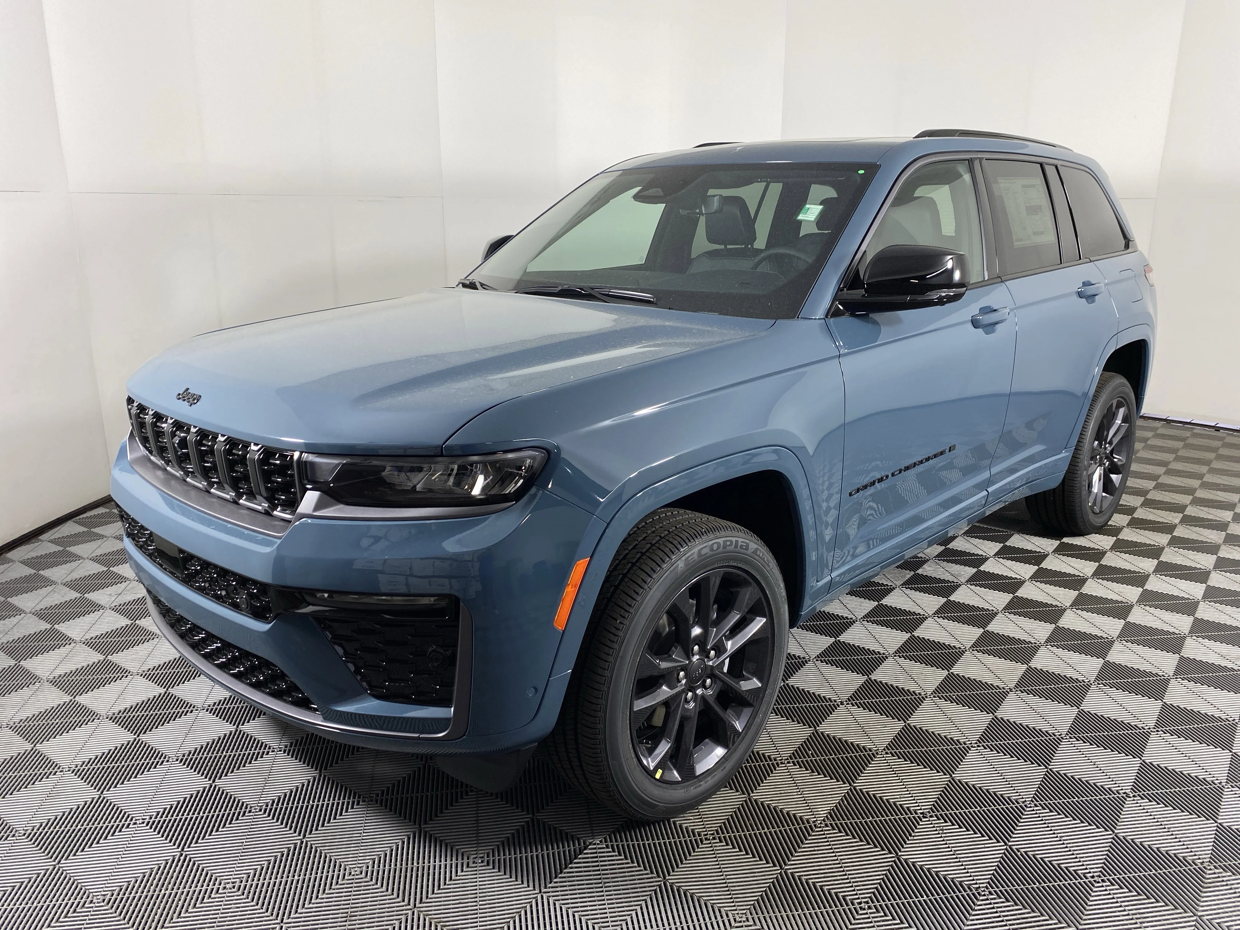 New 2026 Steel Blue Exterior Paint Jeep Limited Reserve image 11