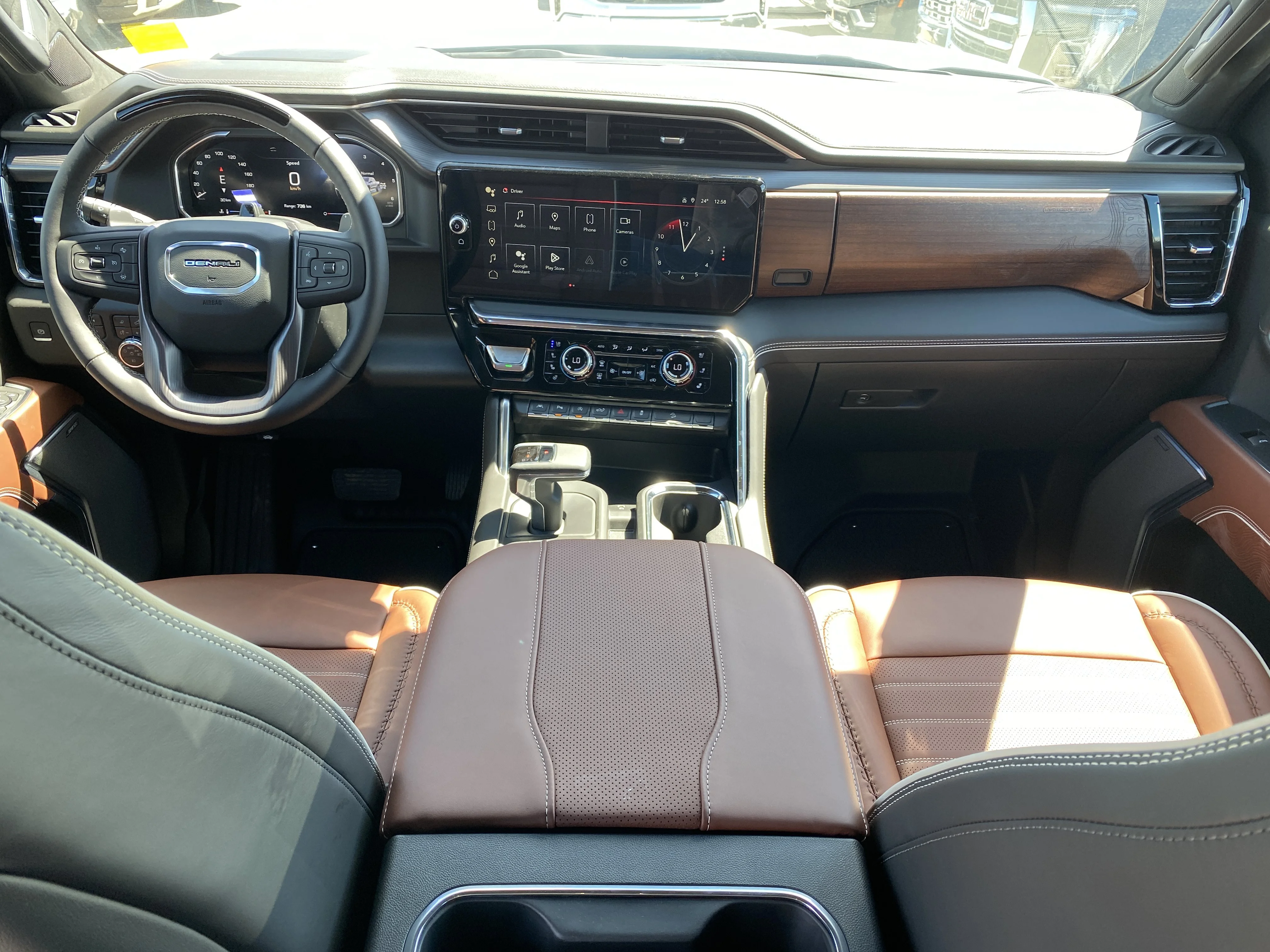 New 2026 GLACIER WHITE TRICOAT GMC Denali Ultimate image 15
