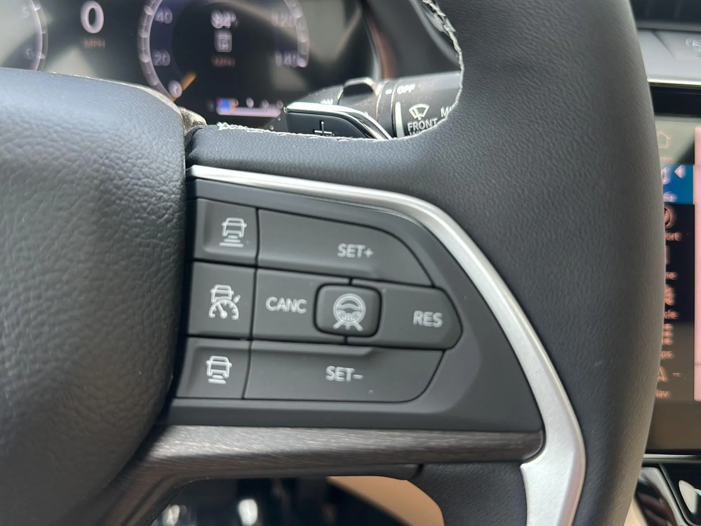 New 2026 Diamond Black Crystal Pearlcoat Jeep Limited image 15