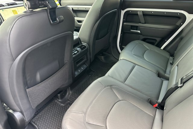 New 2026 Fuji White Land Rover X-Dynamic SE image 11