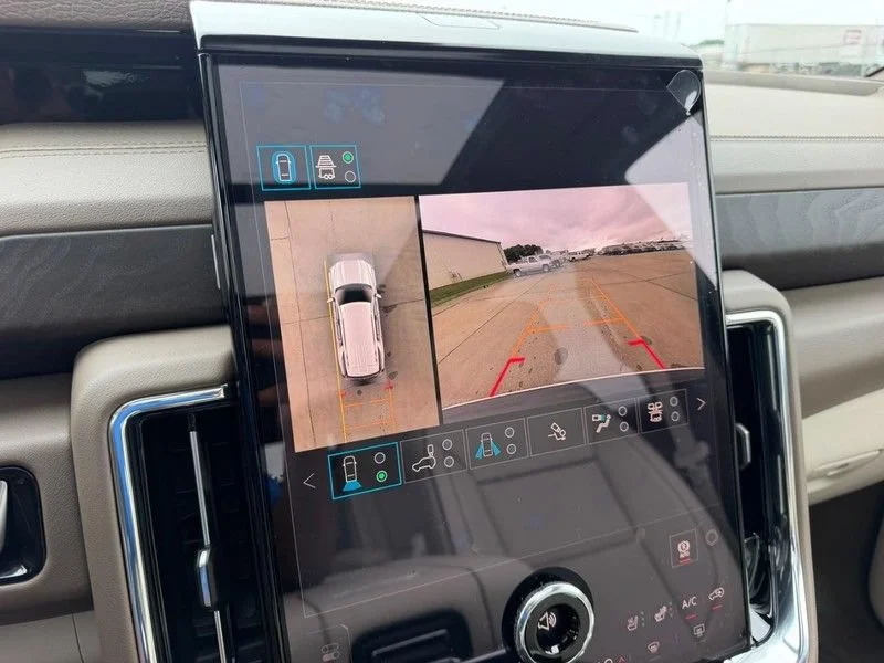 2026 GMC Yukon Denali - Photo 25