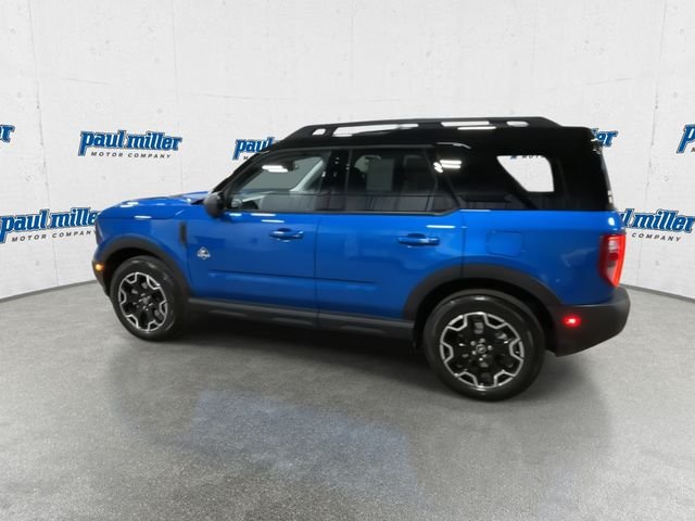 Used 2025 Velocity Blue Metallic Ford Outer Banks image 7