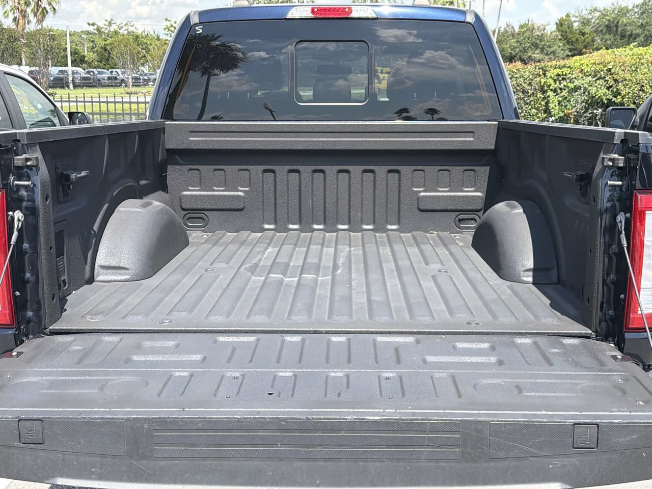 Used 2023 Black Ford LARIAT image 8