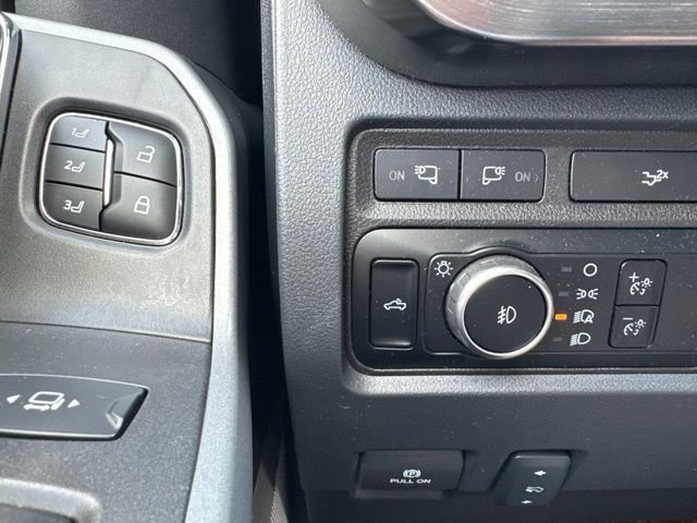 Used 2024 Silver Ford Lariat image 24