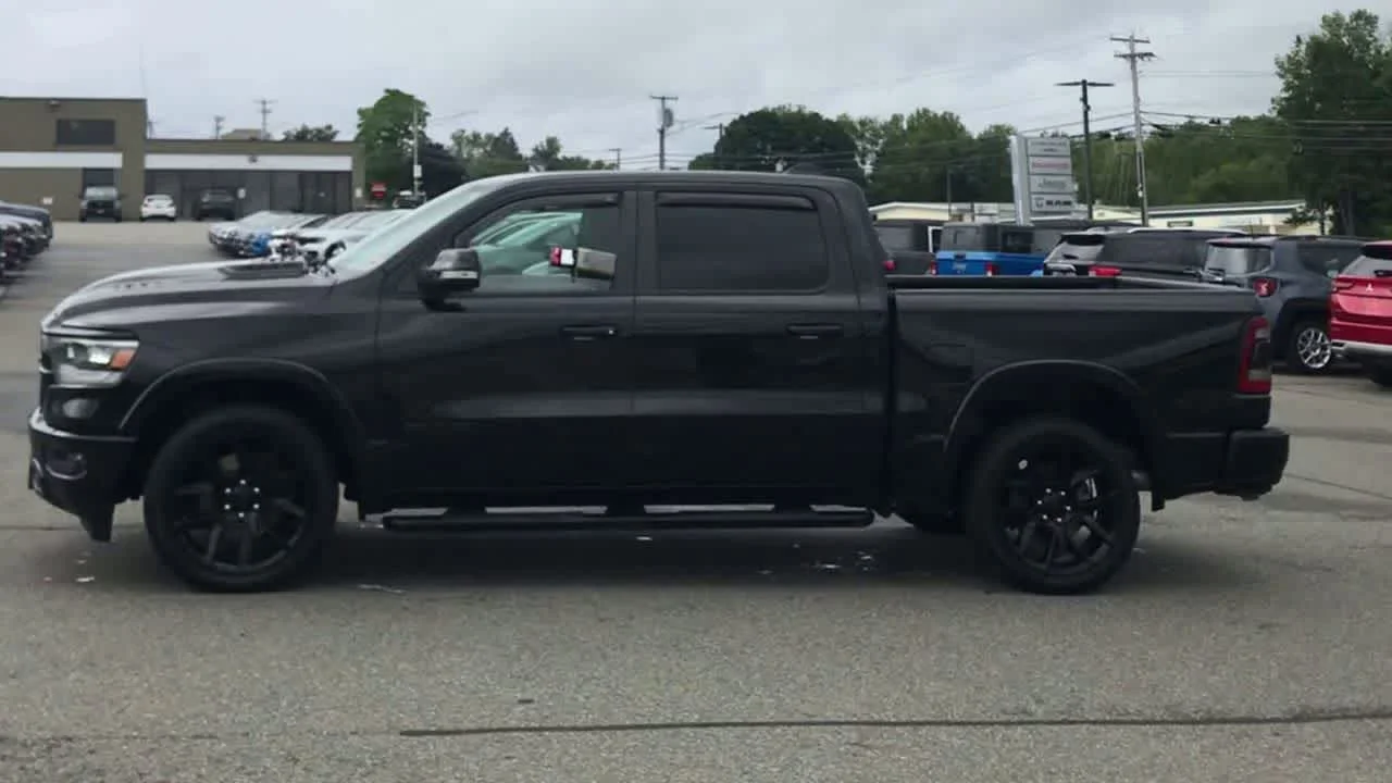 Used 2020 Diamond Black Crystal Pearlcoat Ram Laramie image 5