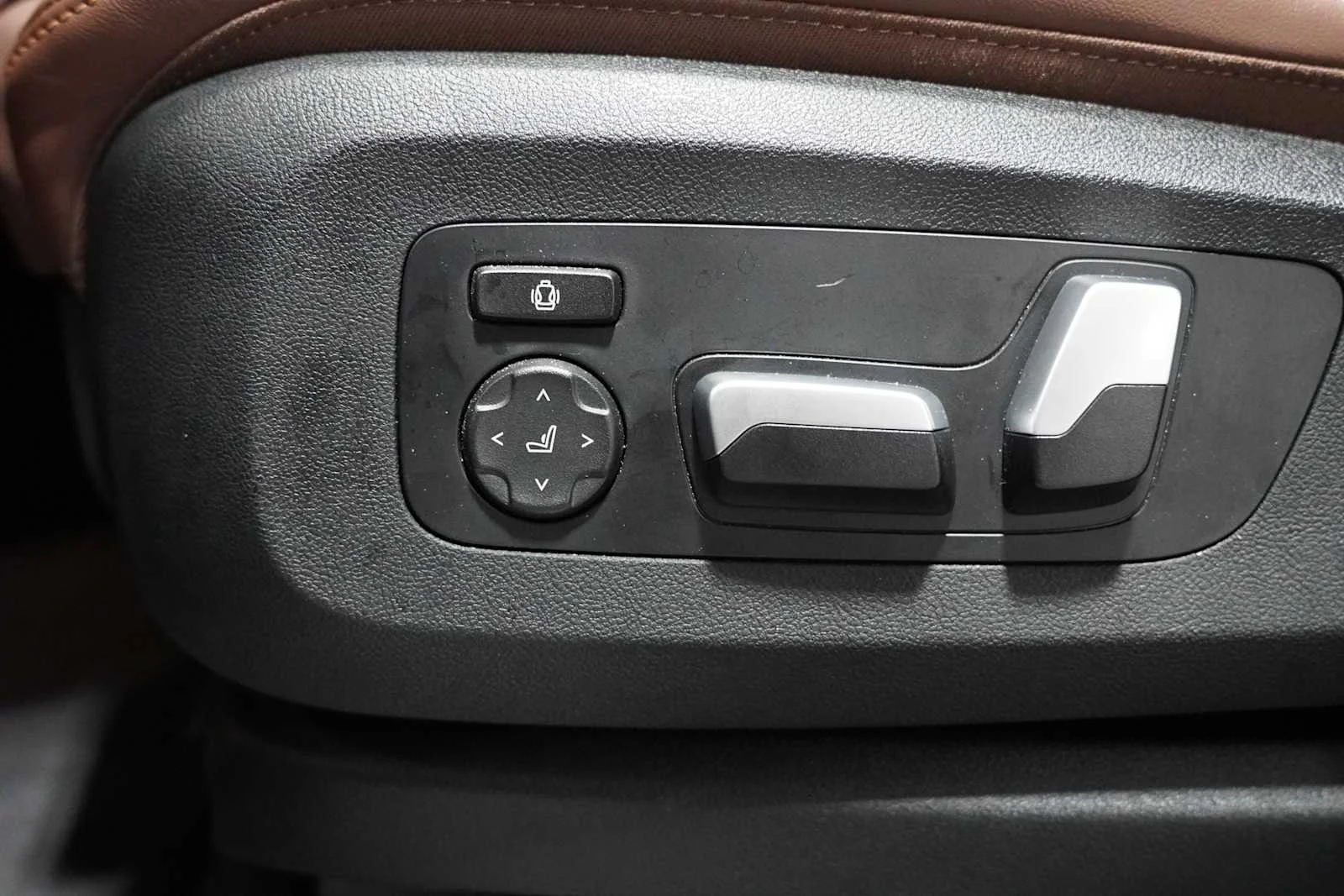 Used 2024 Not Available BMW xDrive40i image 13