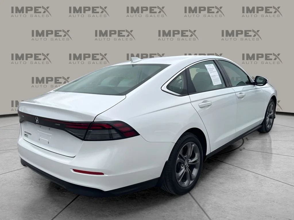 Used 2024 White Honda EX image 5