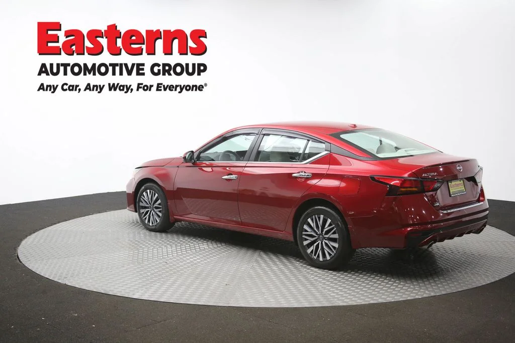 Used 2023 Red Nissan 2.5 SV image 62