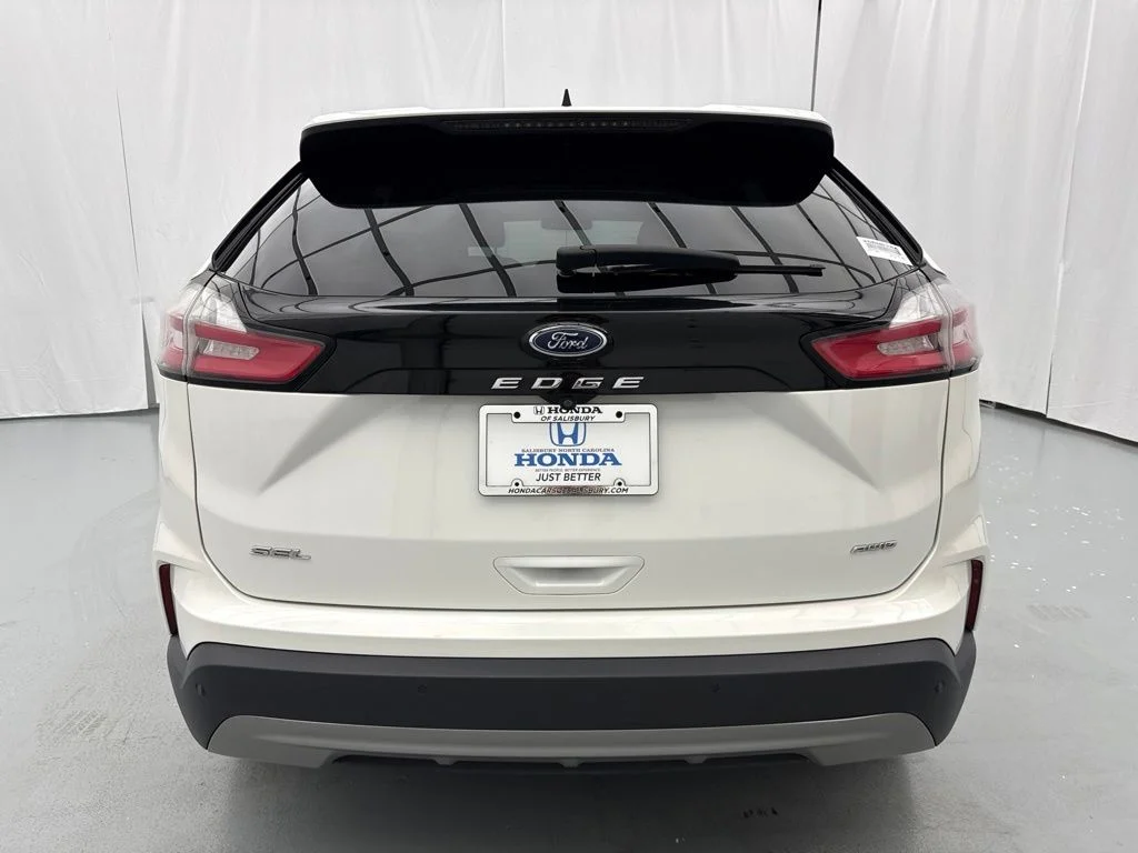 Used 2022 White Ford SEL image 8