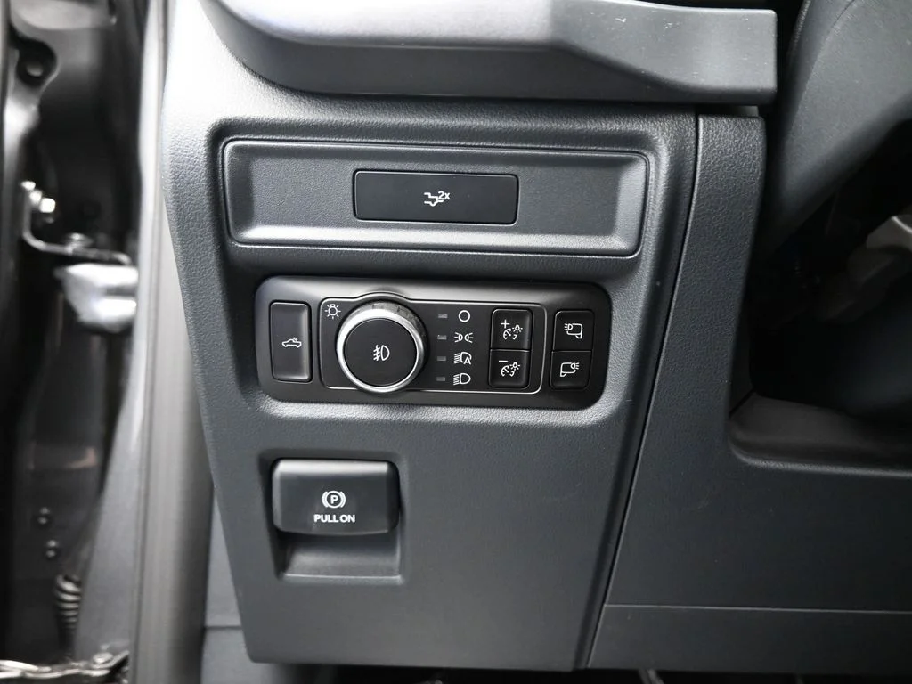 New 2026 Carbonized Gray Metallic Ford XLT image 12