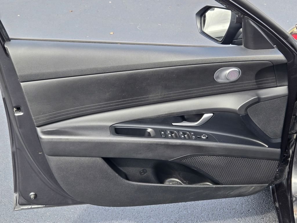 Used 2023 Gray Hyundai SE image 25