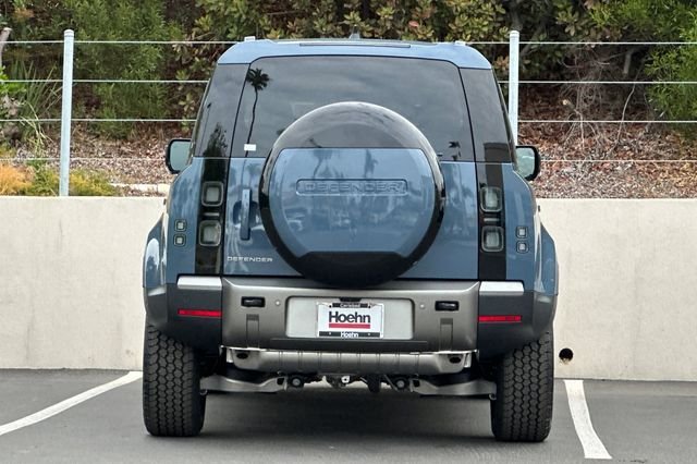 New 2026 Tasman Blue Land Rover S image 4
