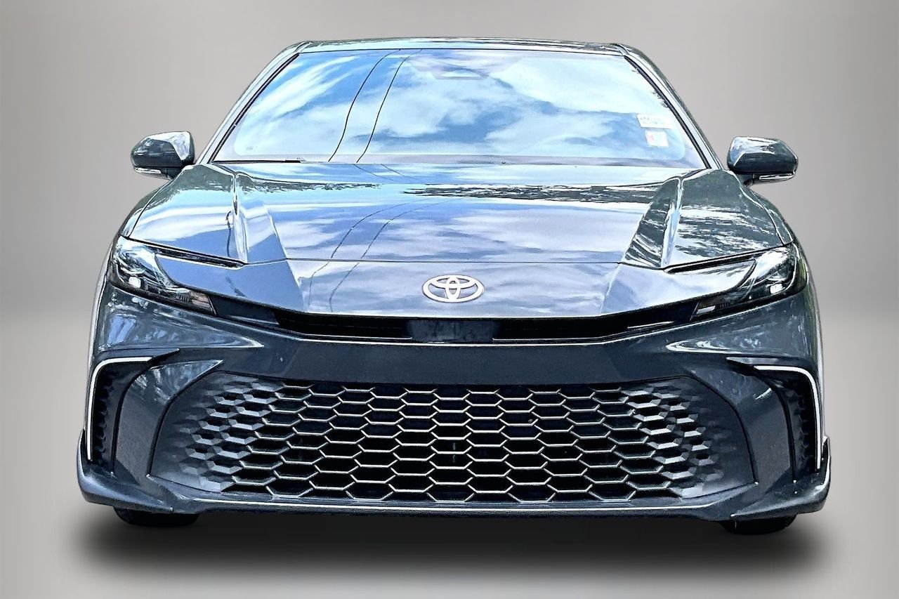 Used 2025  Toyota SE image 3
