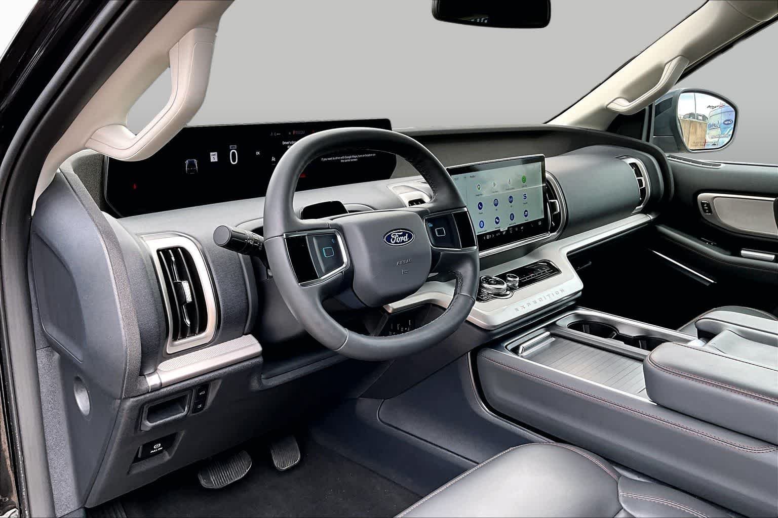 Used 2025 Agate Black Metallic Ford Active image 18