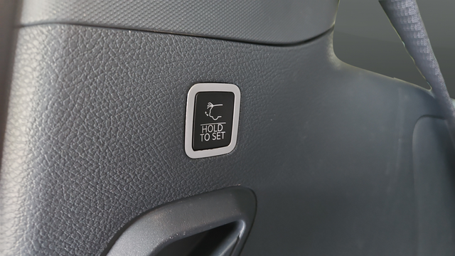 Used 2022 Diamond Black Crystal Pearlcoat Jeep Series II image 29