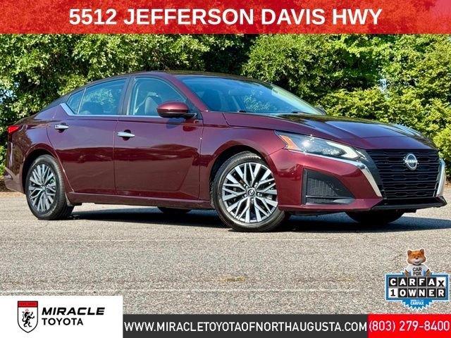 Used 2023 Red Nissan 2.5 SV image 1